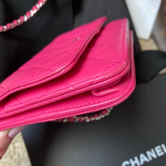Chanel lamb wallet on chain fuchsia. - Picture 16 of 16